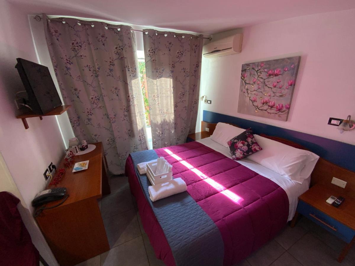 Albergo Villa Marina Anzio Bagian luar foto