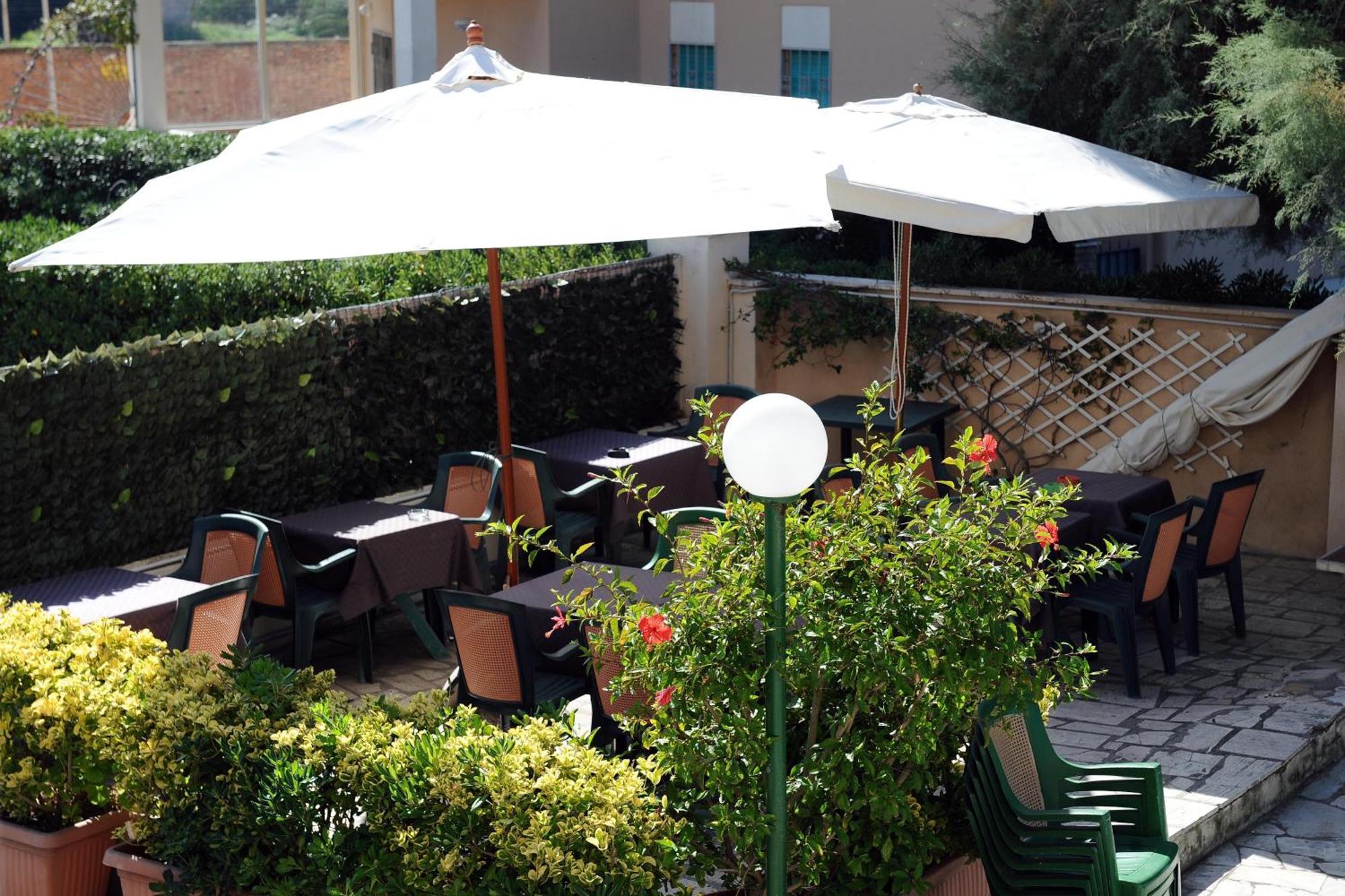 Albergo Villa Marina Anzio Bagian luar foto